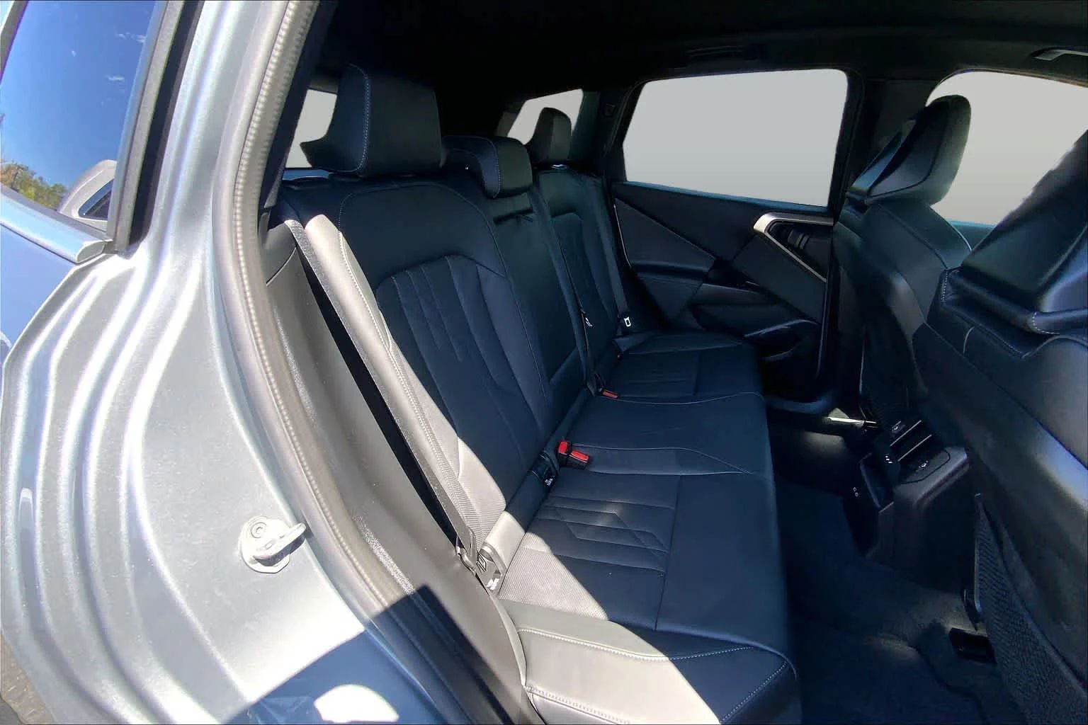 Used 2025 Skyscraper Gray Metallic BMW 30 xDrive image 19
