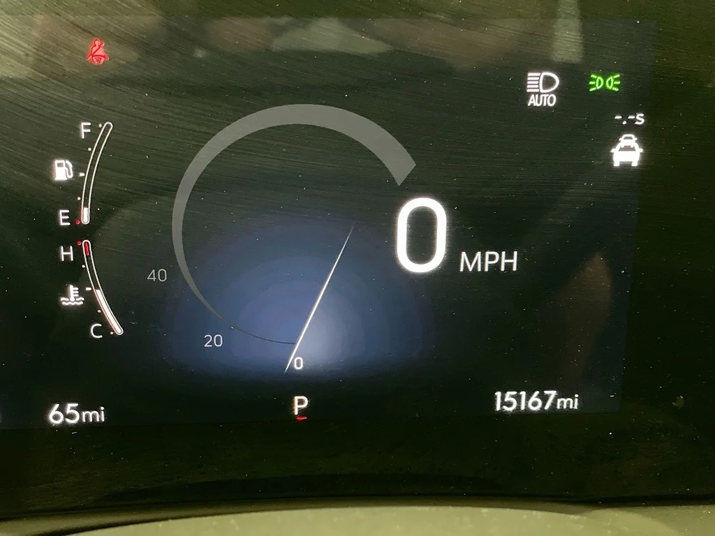 Used 2024 WHITE Buick Preferred image 12