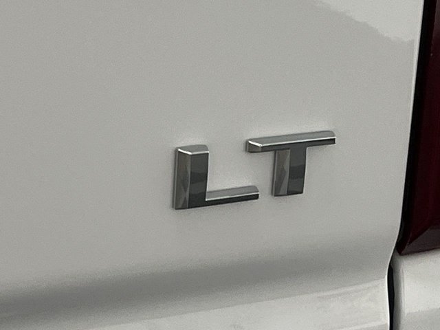Used 2026 Summit White Chevrolet LT image 33