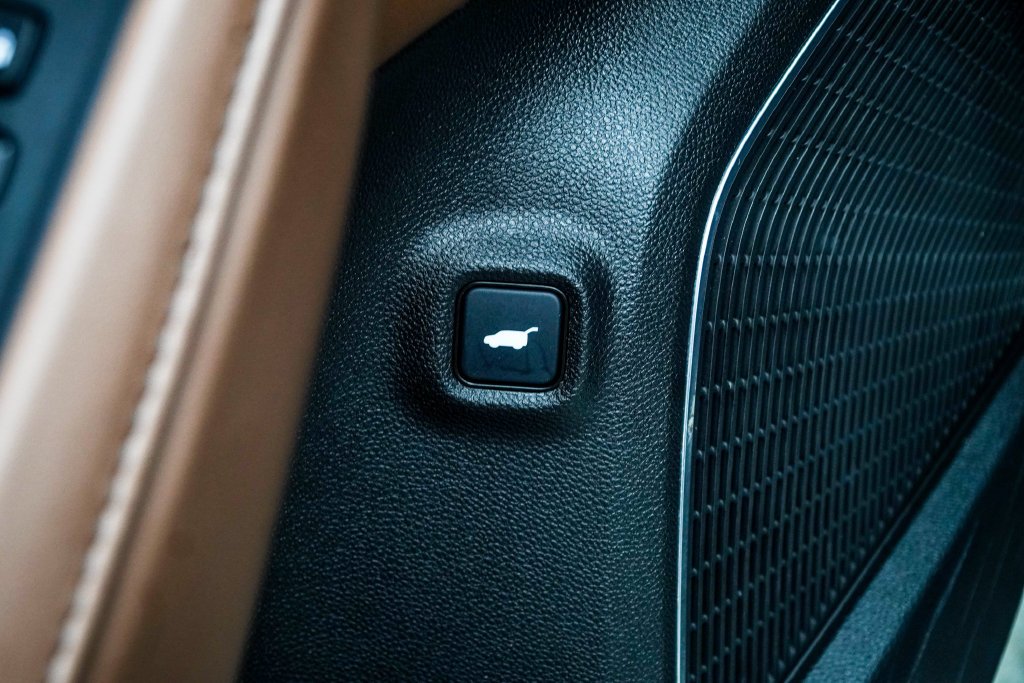 Used 2024 Black Acura Technology image 42