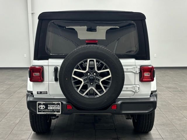 Used 2024 White Jeep Sahara image 3