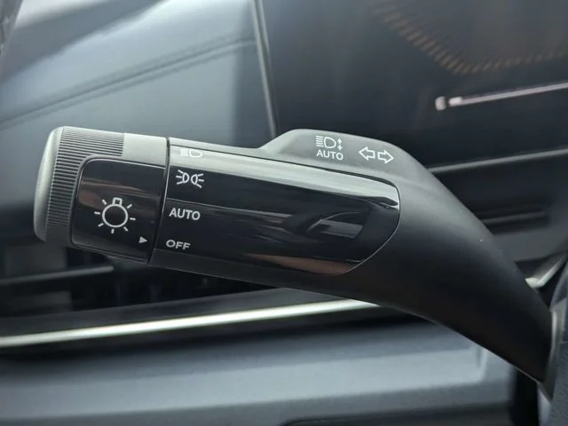 New 2026 Ceramic Silver Kia EX image 27