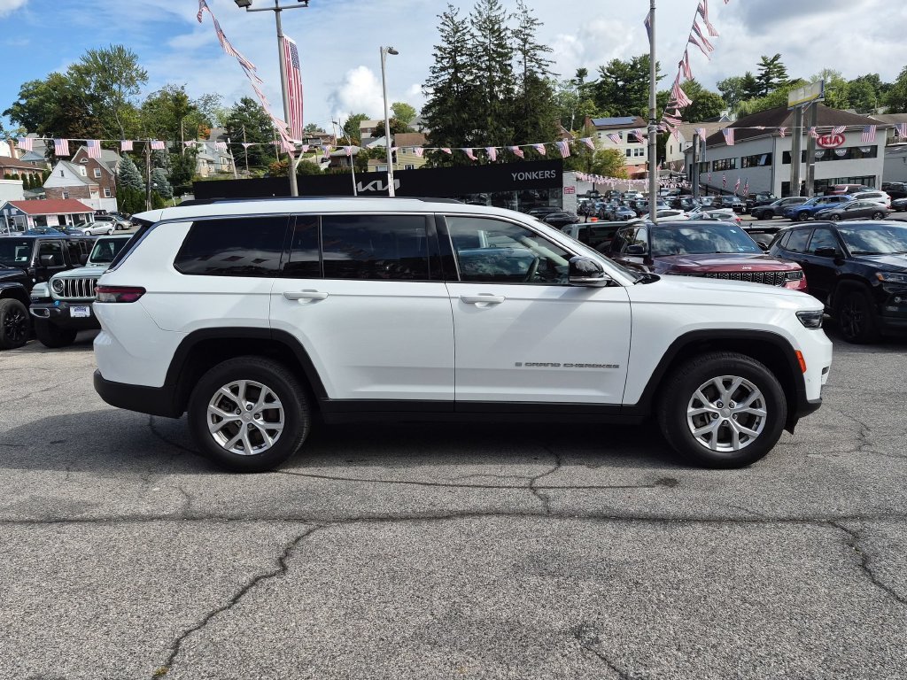 Used 2023 White Jeep Limited image 4