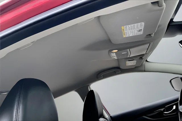 Used 2022 Red Nissan SL image 22