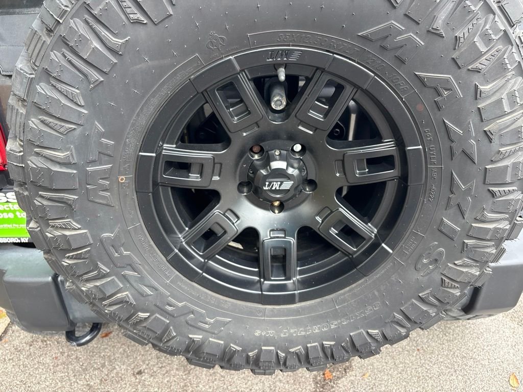 Used 2017 Gray Jeep Unlimited Sport image 30