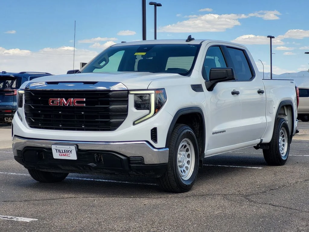 Used 2022 Summit White GMC Pro image 4