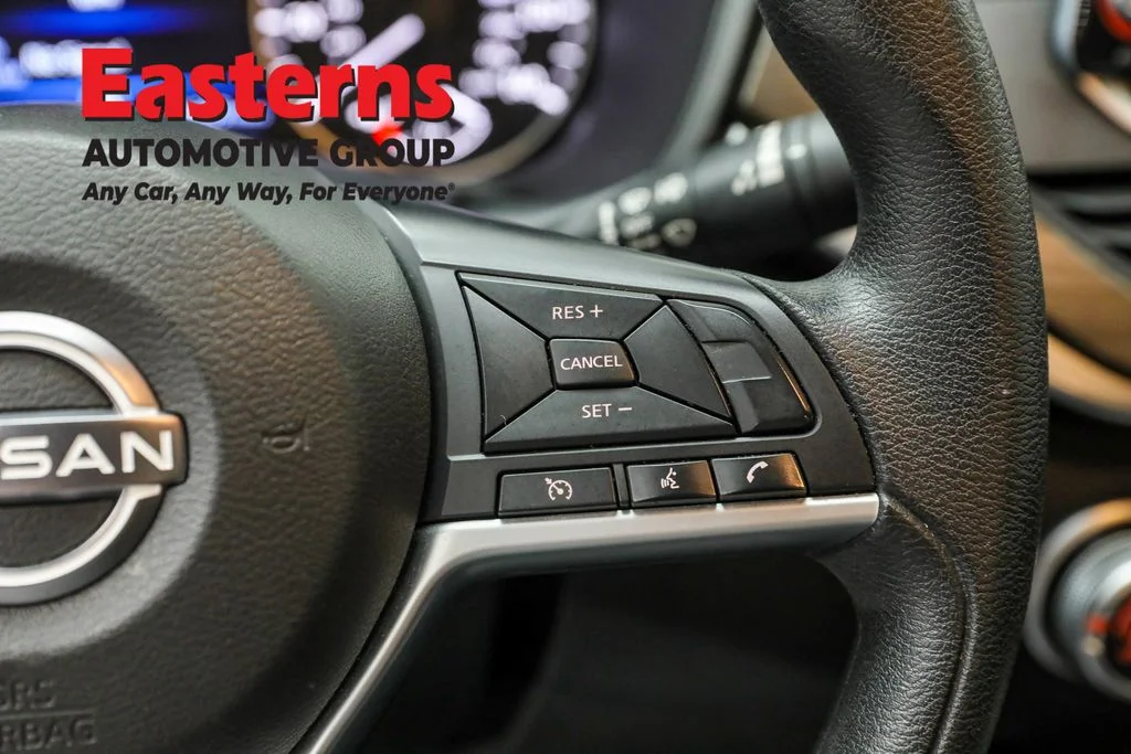 Used 2023 Red Nissan 2.5 SV image 16