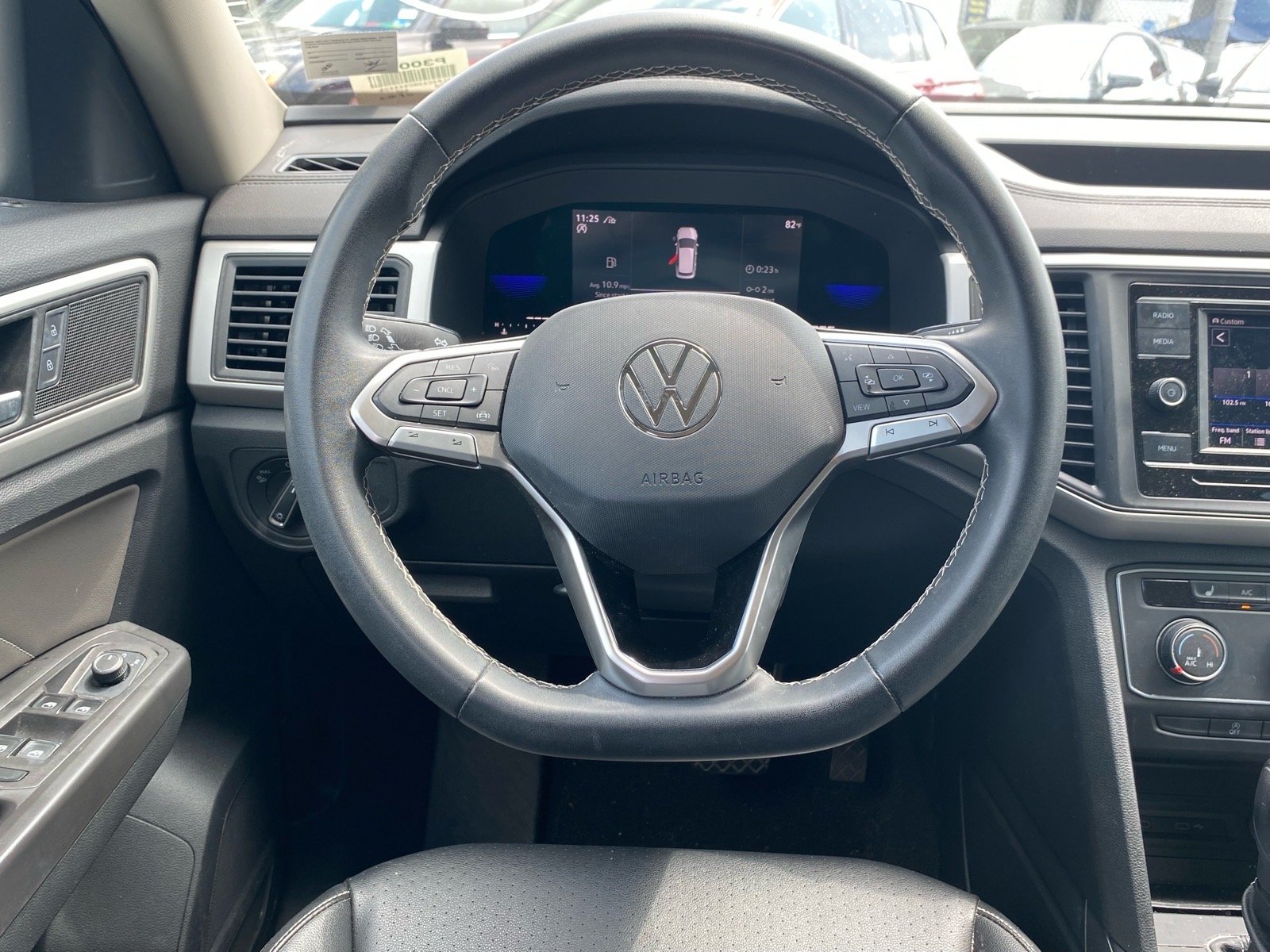Used 2022 Black Volkswagen 2.0T SE image 5