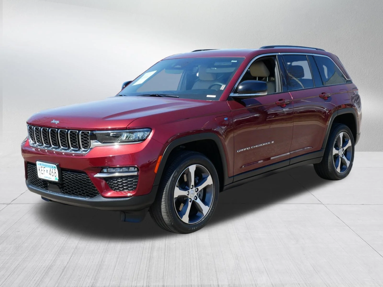 Used 2022 Velvet Red Pearlcoat Jeep  image 3
