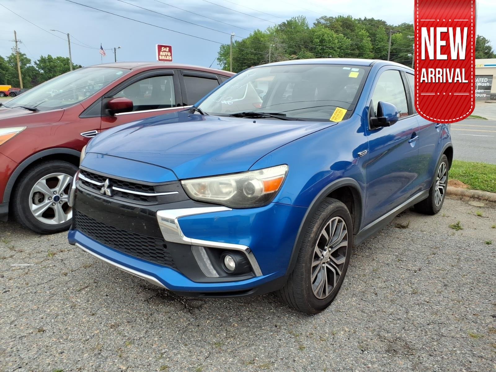 Used 2019 Octane Blue Metallic Mitsubishi SE 2.0 image 1