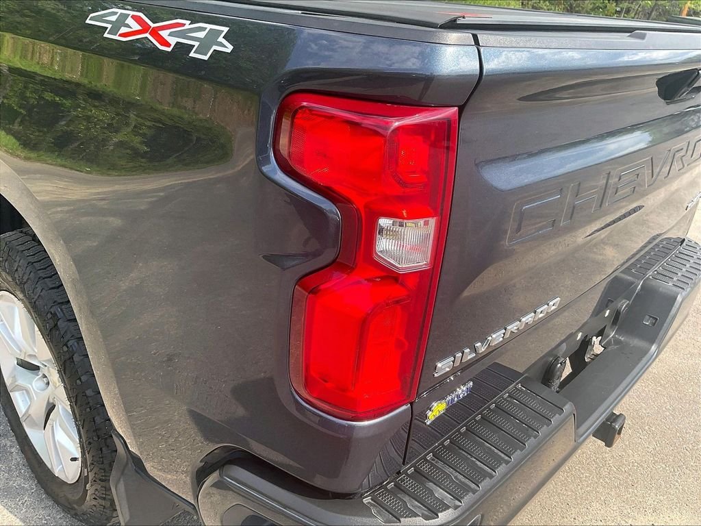 Used 2020 Gray Chevrolet Custom image 33