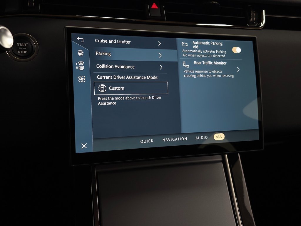 2025 LAND ROVER RANGE ROVER EVOQUE - Image 29