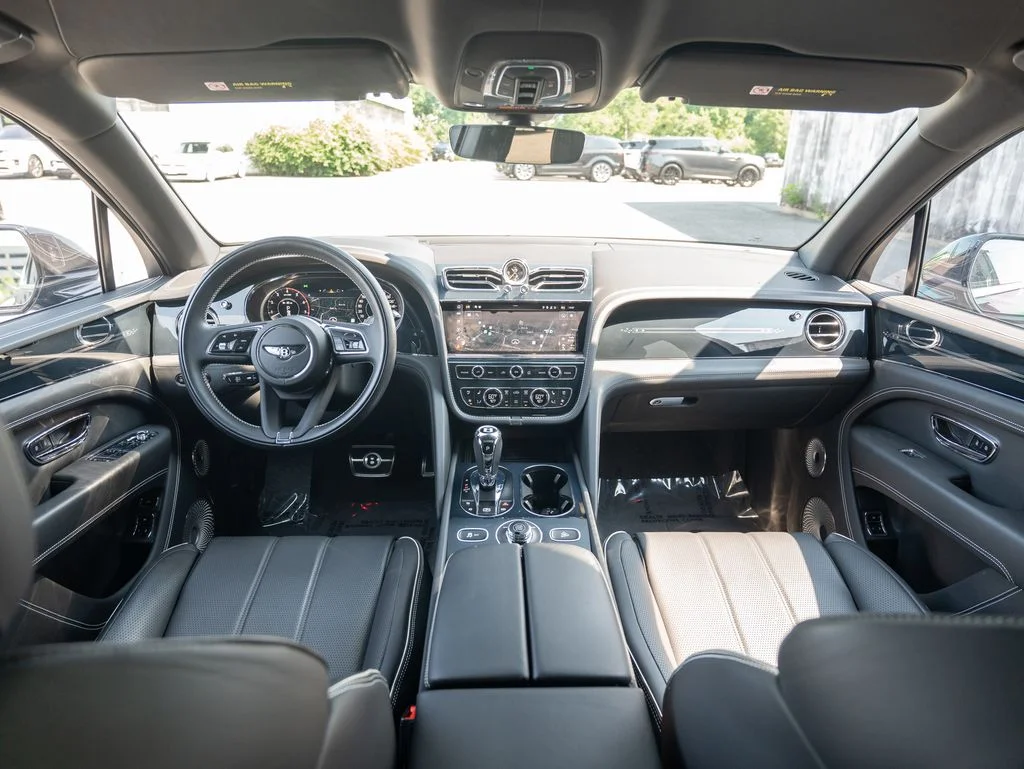 Used 2024 Black Bentley  image 18