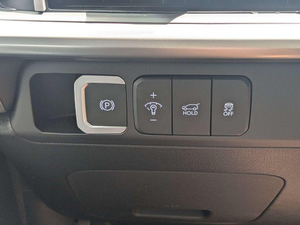 New 2027 Gray Hyundai SE FWD image 25