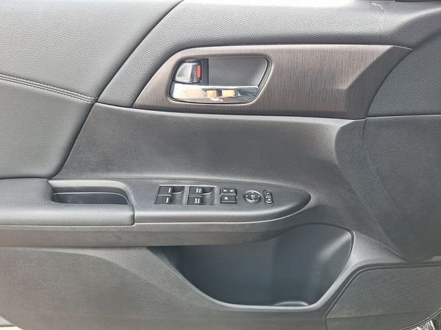 Used 2014 Black Honda EX image 12