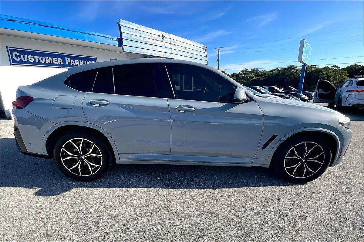 Used 2023 Gray BMW xDrive30i image 31