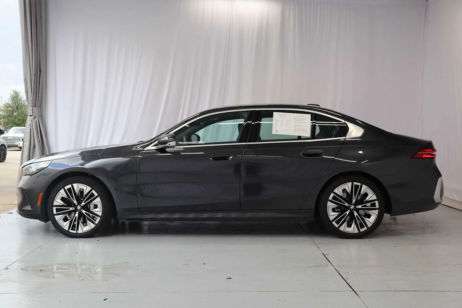 Used 2024 Dark Graphite Metallic BMW 530i xDrive image 7