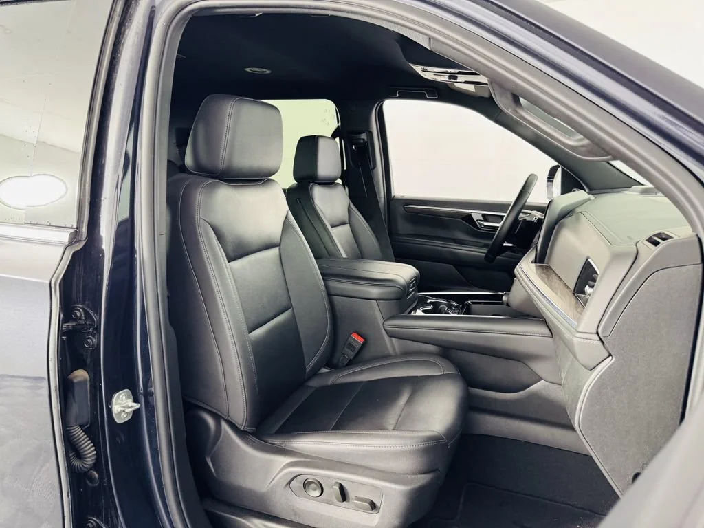 Used 2025 Dark Ash Metallic Chevrolet LT image 29