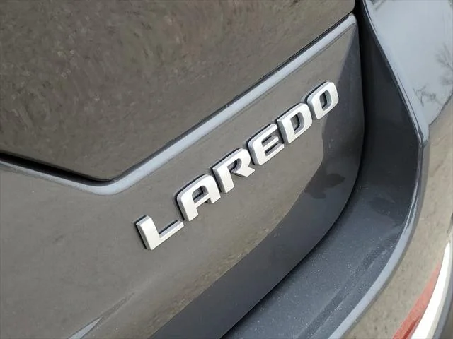 New 2026 Baltic Gray Metallic Clear-Coat Exterior Paint Jeep Laredo X image 7