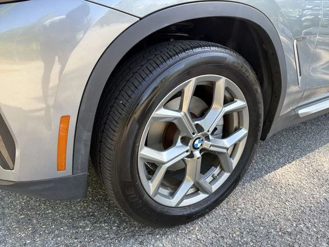 Used 2023 Gray BMW xDrive30i image 10