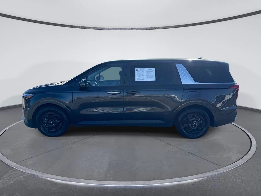 Used 2025 Gray Kia LXS image 4