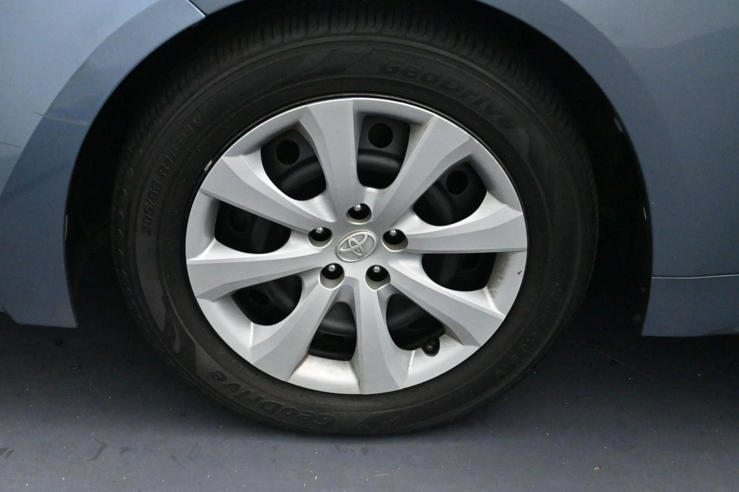 Used 2022 Celestite Gray Metallic Toyota LE image 30