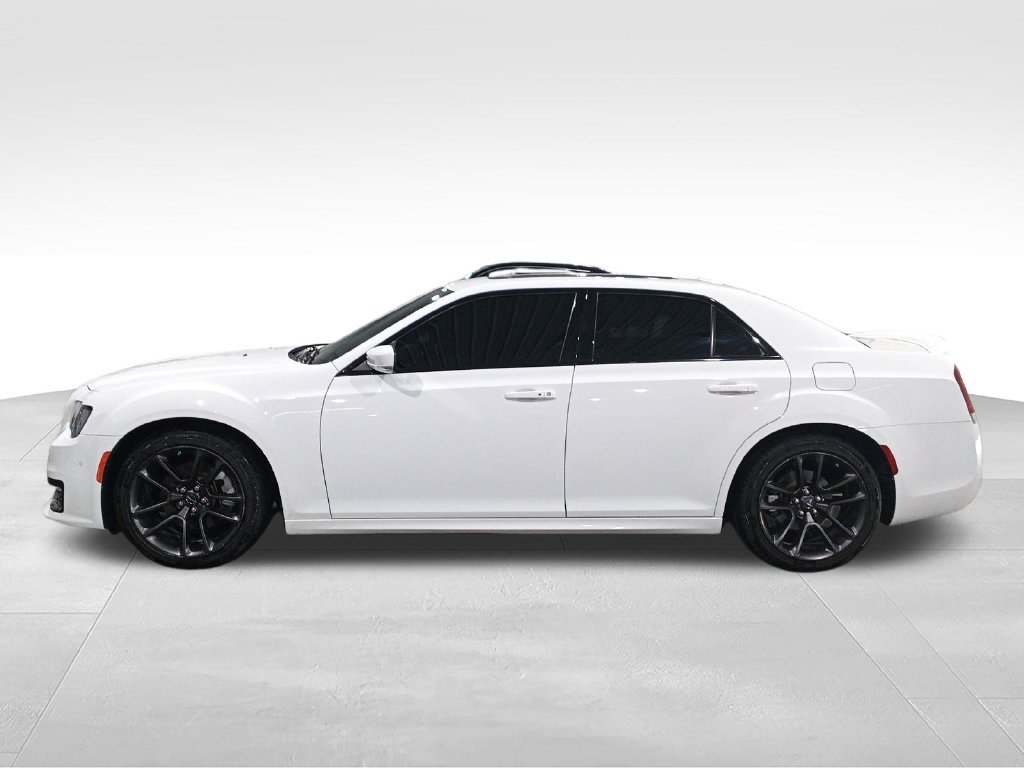 Used 2022 White Chrysler S image 2