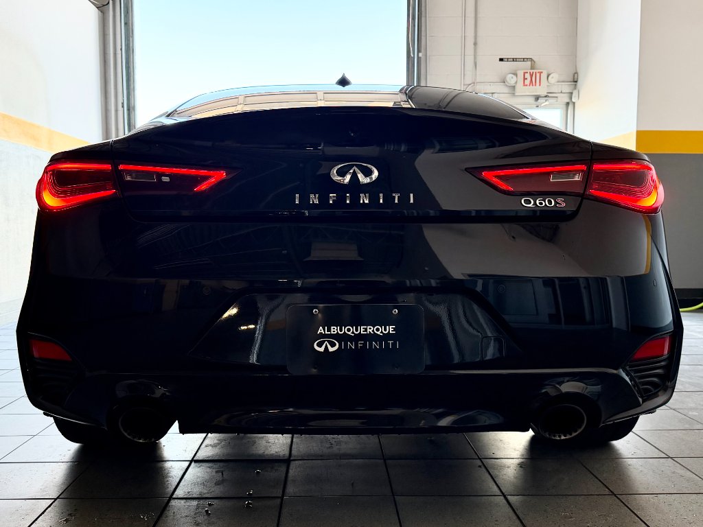 Used 2018 Black Obsidian INFINITI RED SPORT 400 image 9