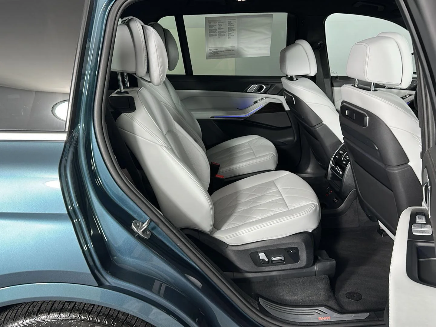 Used 2024 Blue Ridge Mountain Metallic BMW xDrive40i image 31