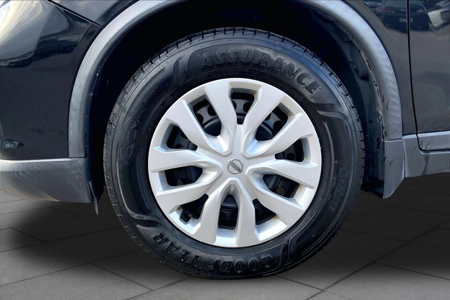 Used 2018 Magnetic Black Nissan S image 11