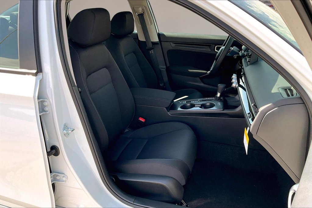 New 2026 Platinum White Pearl Honda LX image 10