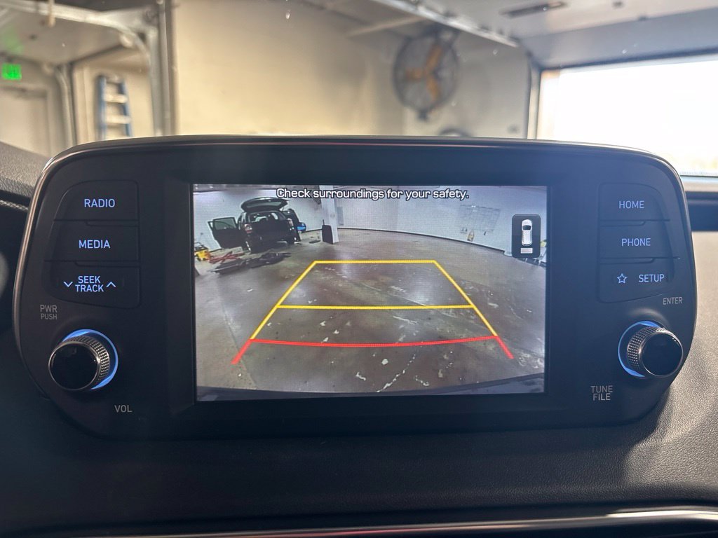 Used 2020 Gray Hyundai SE image 19