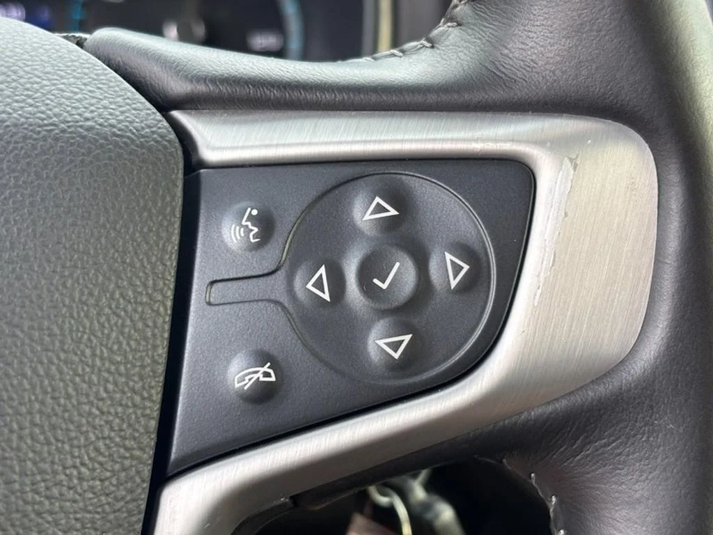 Used 2019 Onyx Black GMC 4WD SLE image 17