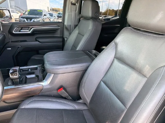 Used 2023 White GMC SLT image 20