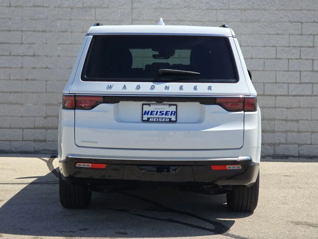 Used 2023 White Jeep Base image 12