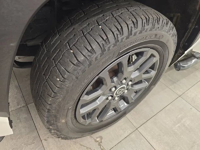 Used 2024 Ice Toyota SR5 image 39