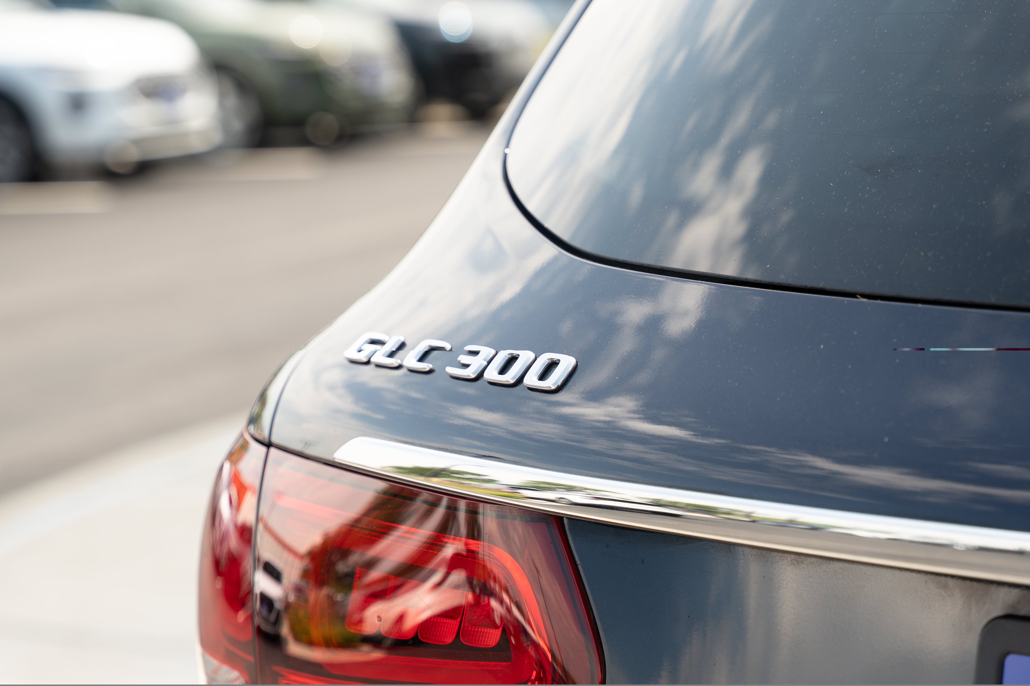 Used 2020 Lunar Blue Metallic Mercedes-Benz GLC 300 image 26