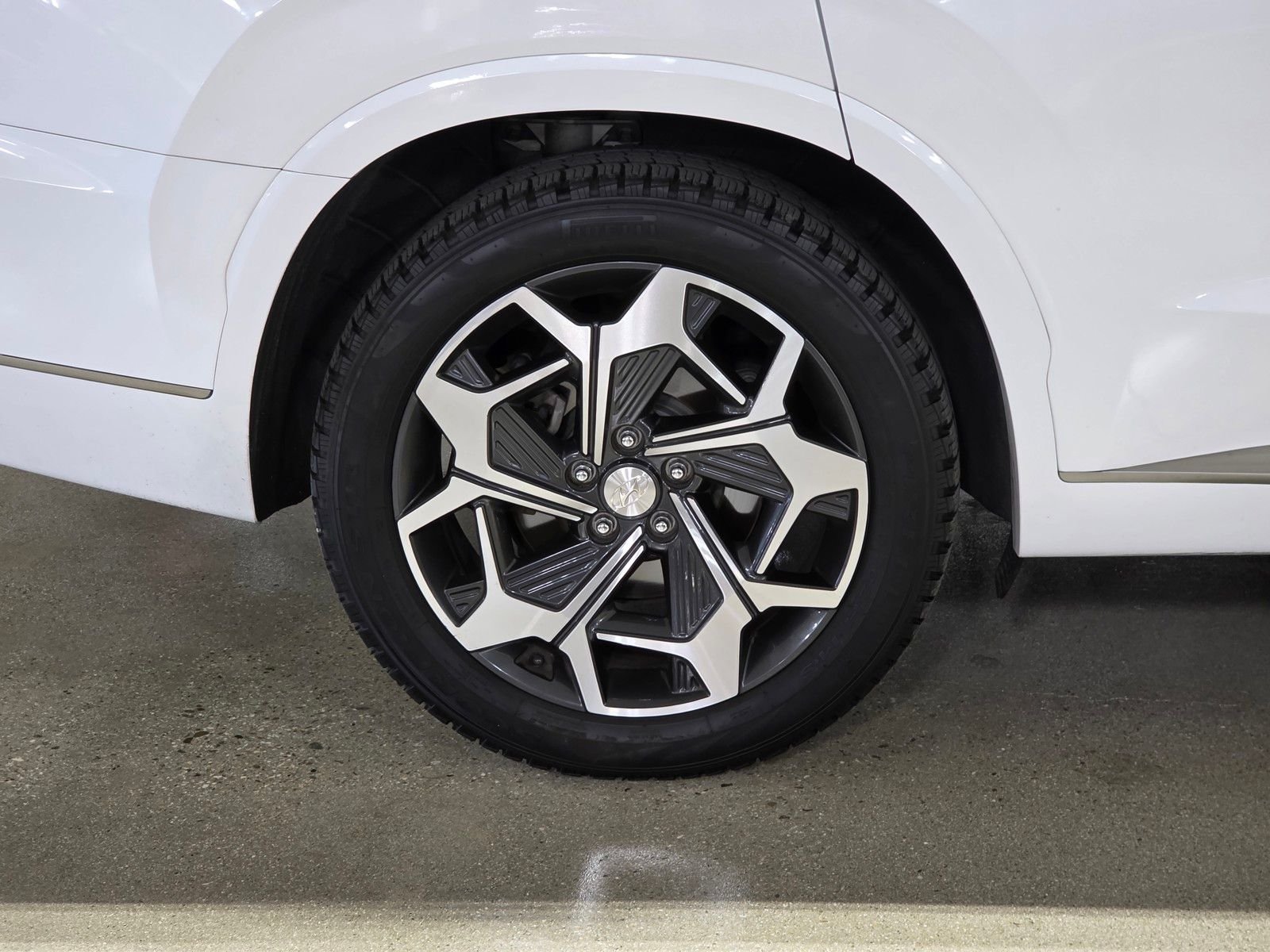 Used 2022 Hyper White Hyundai Calligraphy image 9