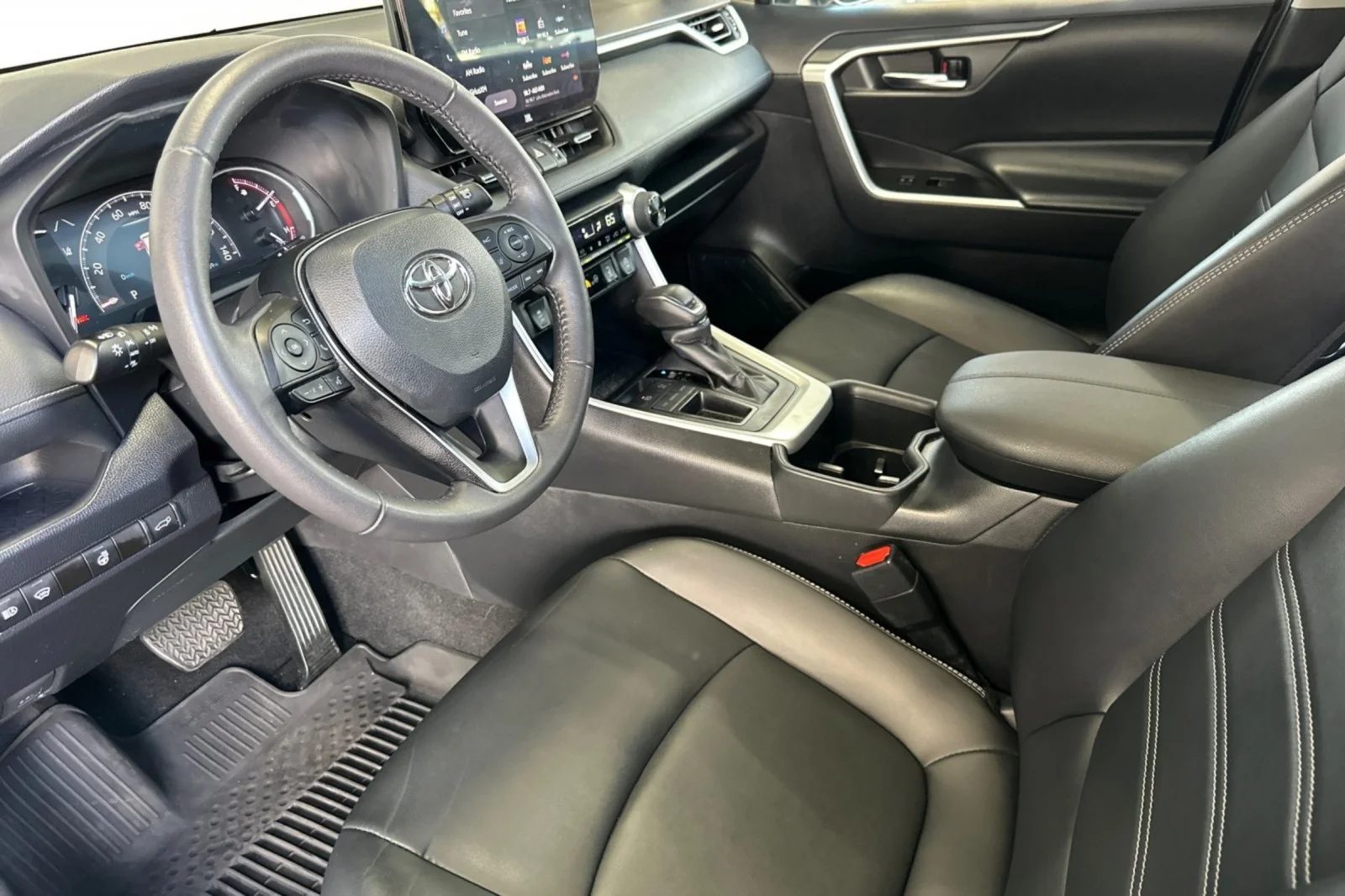 Certified Used 2024 MAGNETIC GRAY Toyota XLE Premium image 9