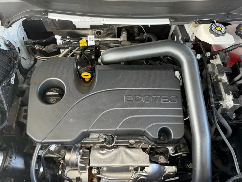 Used 2026 Summit White Chevrolet LT image 29