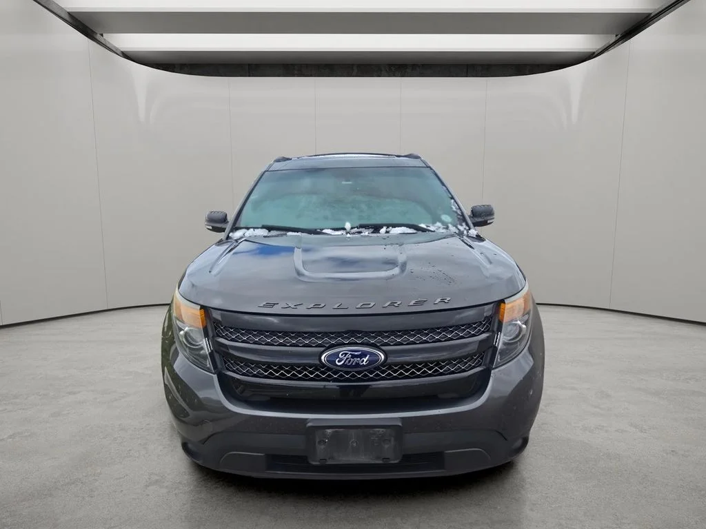Used 2015 Magnetic Metallic Ford Sport image 8