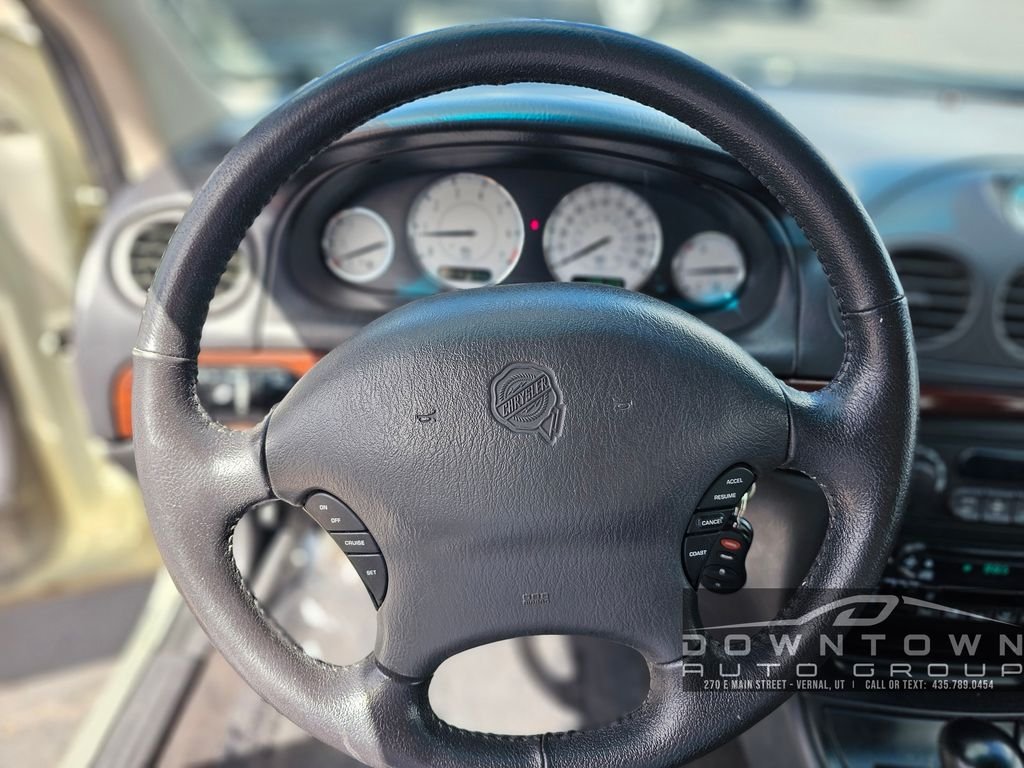 Used 1999 Green Chrysler Base image 18
