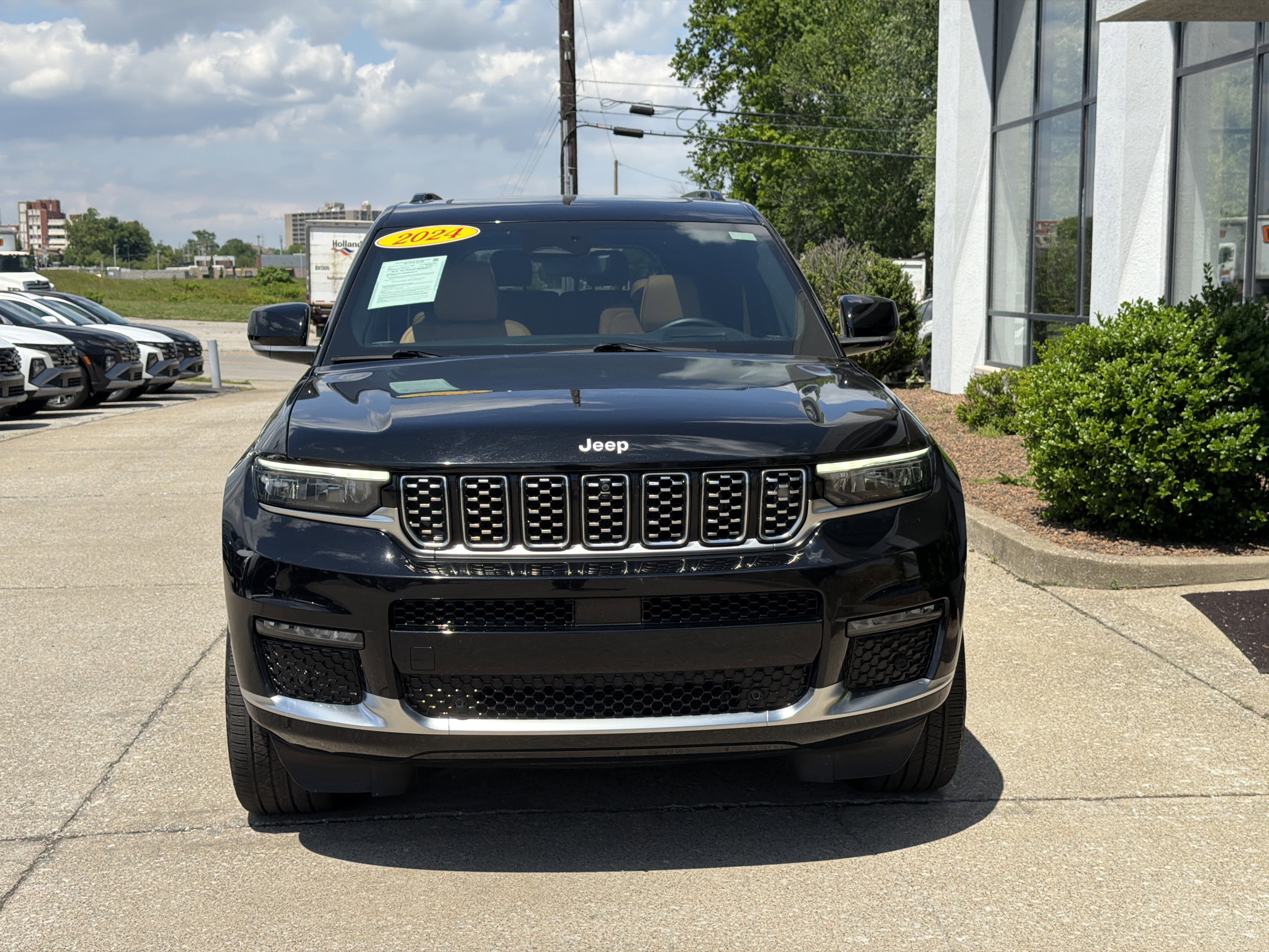 Used 2024 Diamond Black Crystal Pearlcoat Jeep Summit Reserve image 25