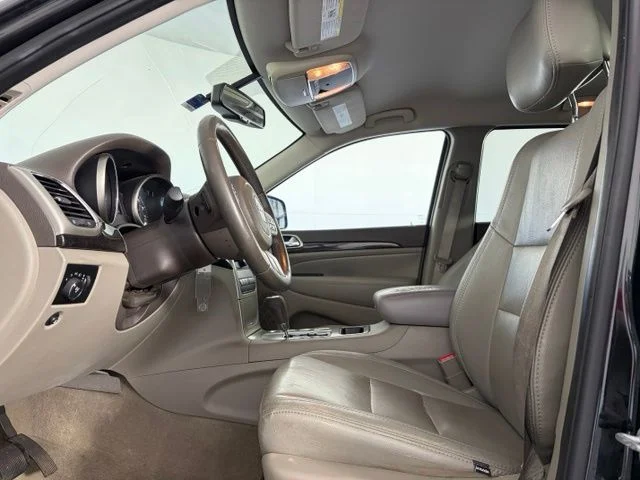 Used 2013 Black Jeep Laredo image 11