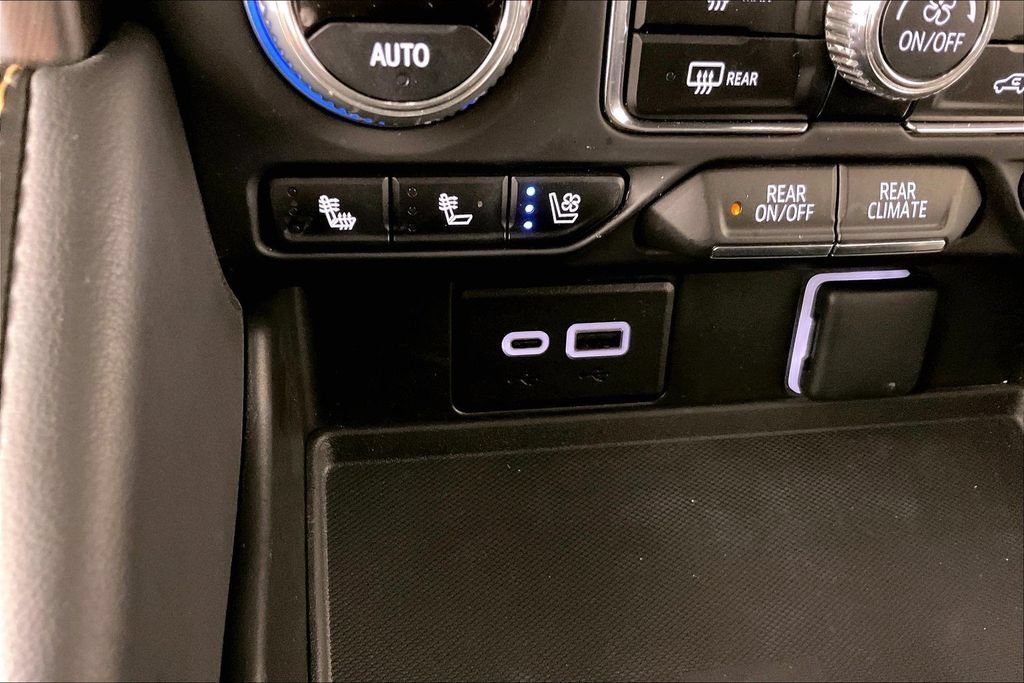 2023 GMC Yukon AT4 - Photo 15