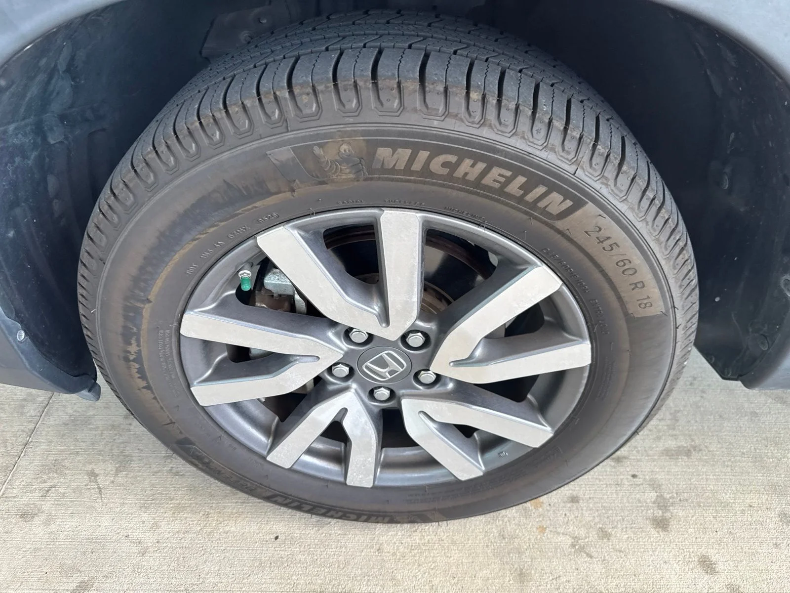 Used 2021  Honda EX-L image 2