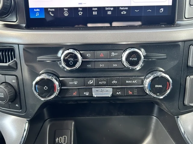 New 2026 Oxford White FORD XLT image 33