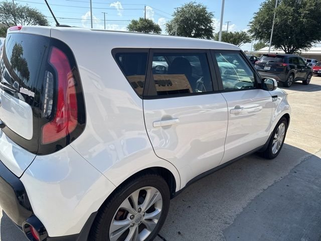 Used 2016 White Kia Plus image 6