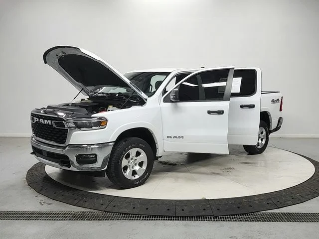 Used 2025 White Ram Big Horn/Lone Star image 11