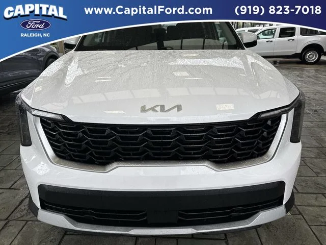 Used 2025 White Kia LX image 10